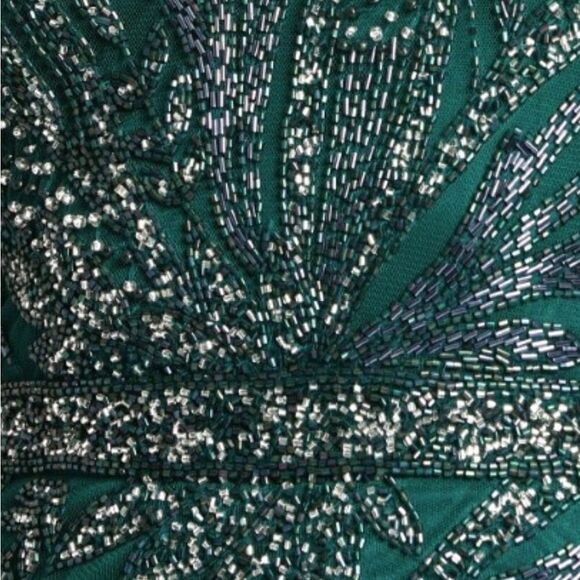 MAC DUGGAL Women’s Embellished Beaded High Slit Gown in the Size 4 - Picture 12 of 16